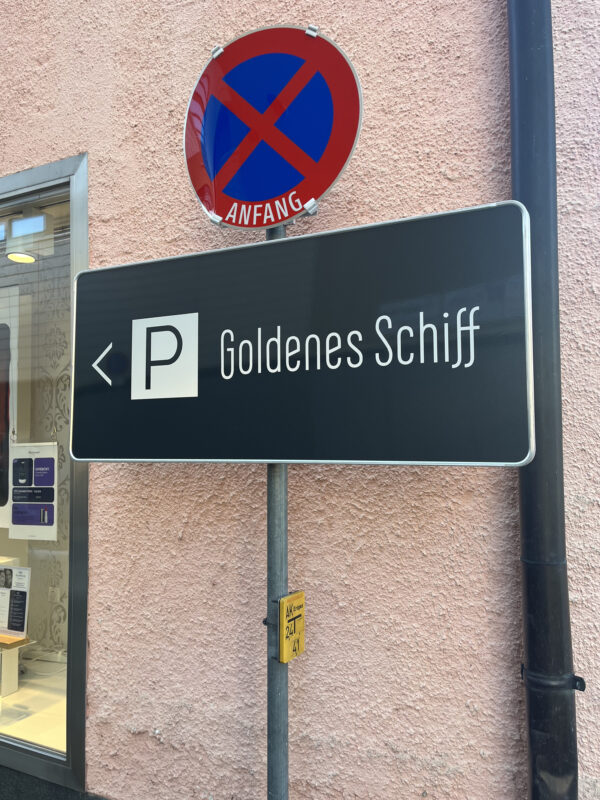 TAFELN und SCHILDER